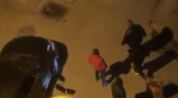 Bursa'da otomobiline çarpan taksi sürücüsünü dövdü