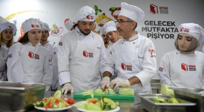BTSO Mutfak Akademi'de yeni dönem eğitimleri başlıyor
