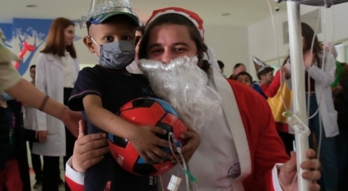 Lösemili çocuklara Bursa Ata Lions'tan yeni yıl partisi