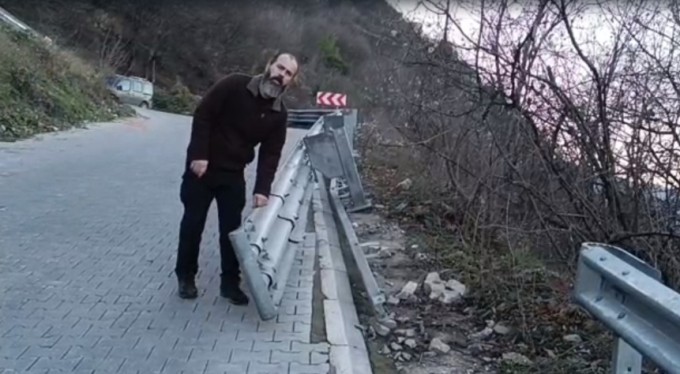 Yok artık...Uçurumun kenarındaki demir bariyerleri çaldılar