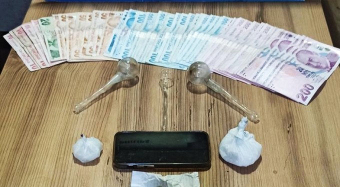 Bursa'da evde uyuşturucu ticaretine 2 gözaltı!