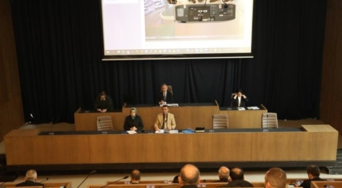 İnegöl'de yeni yılın ilk meclisi yeni binada yapıldı