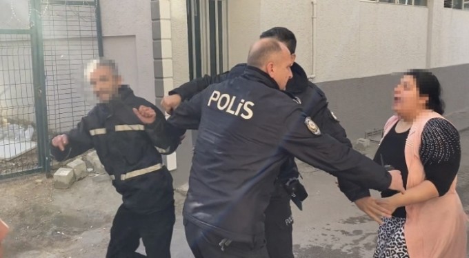 Bursa'da kendi evini yaktı, komşularının saldırısına uğradı