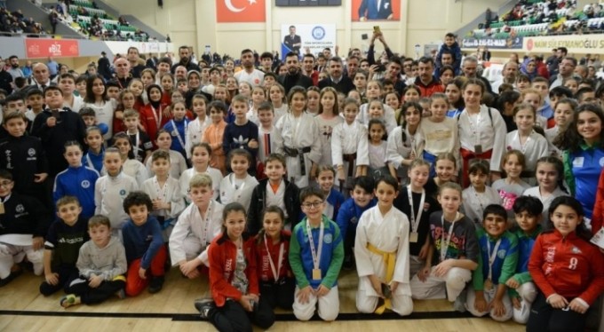 Yıldırım'da karate rüzg&acirc;rı