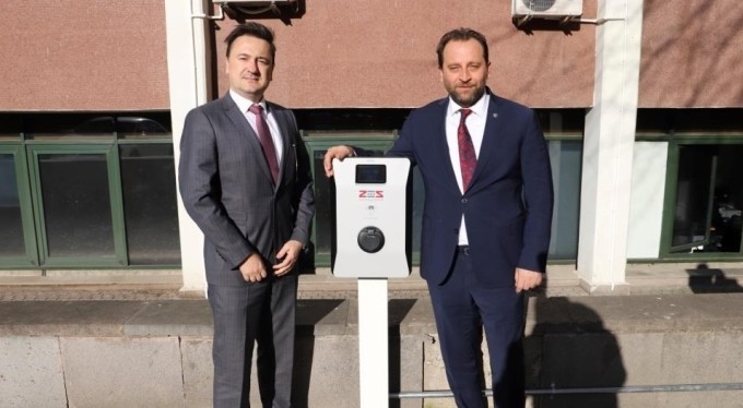 Bursa'da 150 okulun bahçesine araç şarj istasyonu