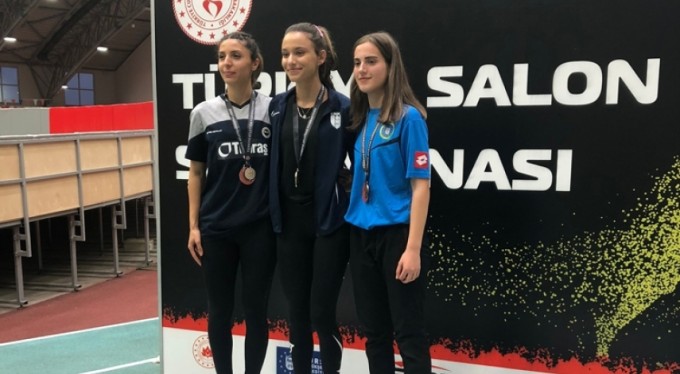 Bursa Büyükşehir Belediyesporlu atletler Türkiye Şampiyonası'nda 4 madalya kazandı
