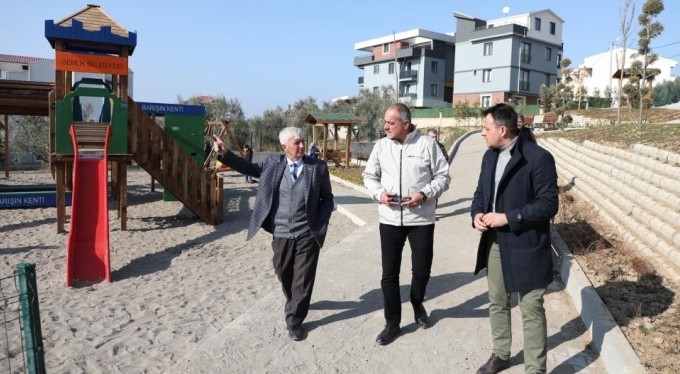 Gemlikli çocuklar yeni parklarına kavuştu