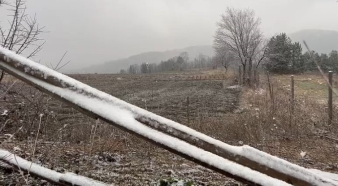 Bursa'da yılın ilk karı Uludağ eteklerine düştü