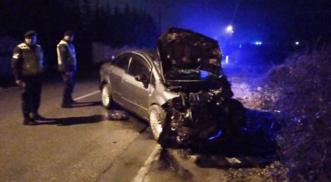 Bursa'da ehliyetsiz sürücü ev duvarına çarptı! 4 yaralı