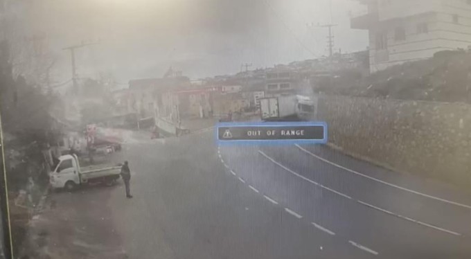 Bursa'da facia teğet geçti! Tır kazası anbean kamerada