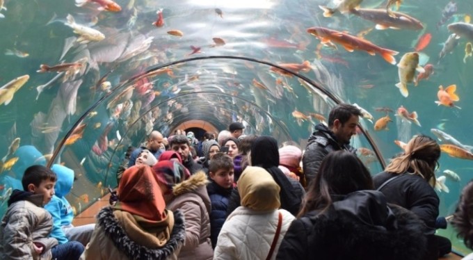 Yıldırım'ın tünel akvaryumuna sömestir akını! 10 günde 40 bin kişi ziyaret etti