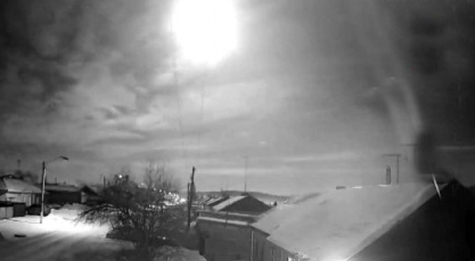 Rusya'da meteor geceyi böyle aydınlattı