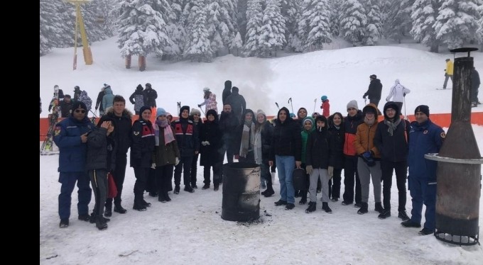 Jandarmadan lise öğrencilerine Uludağ sürprizi