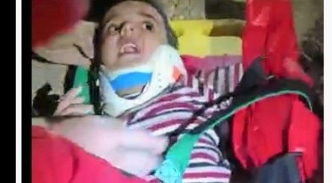 Acil Kurtarma Sağlık ekipleri aynı binanın enkazından 3 kişiyi kurtardı