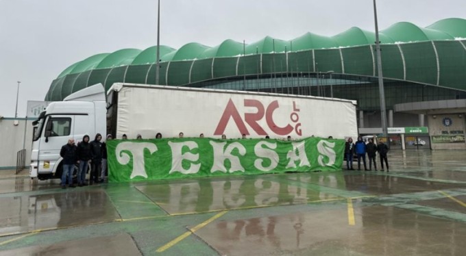 Bursaspor taraftarı, depremzedeler için 17. tırı dolduruyor