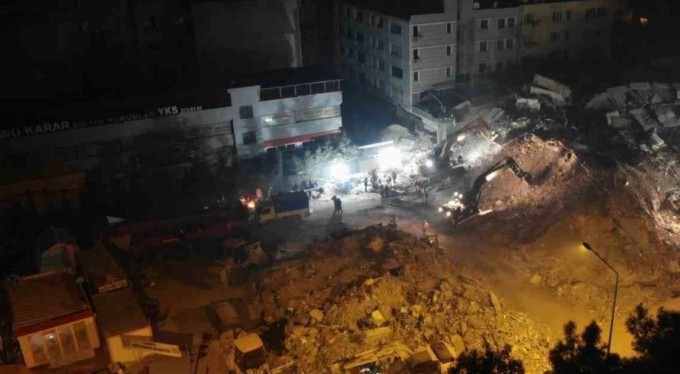 Madenciler, enkaz altından bebeği böyle kurtardı