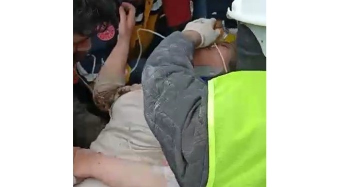 Depremin 102. saatinde inanılmaz kurtuluş