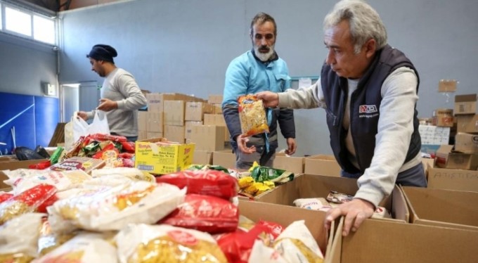 Nilüfer Belediyesi afet bölgesinde aşevi kurdu