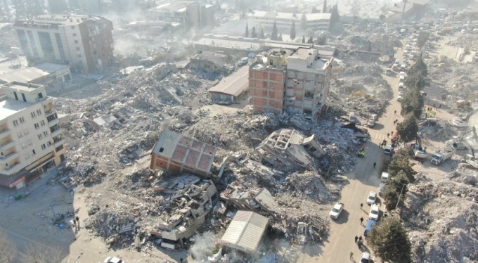 Deprem bölgelerindeki son durum havadan görüntülendi