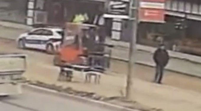 Bursa'da forkfliftin altında kaldı! O anlar kamerada...