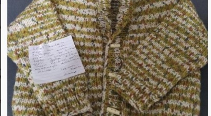 Depremzedelere gönderilen anlamlı yazılar