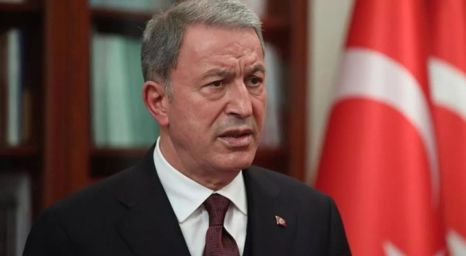 Bakan Akar'dan 'asker kışladan geç çıkarıldı' iddialarına sert tepki