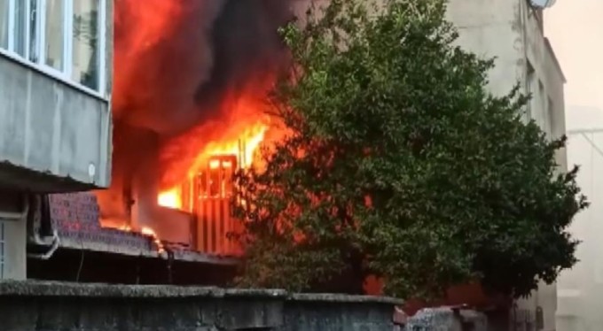 Bursa'da korkutan yangın! 2 kişi yaralandı