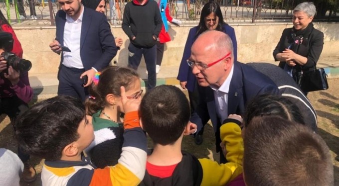 AK Parti Bursa heyeti depremzedeleri ziyaret etti