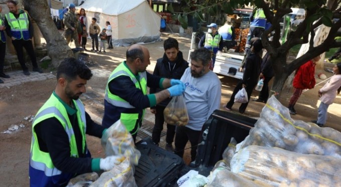 Depremzedenin meyve-sebzesi Bursa'dan