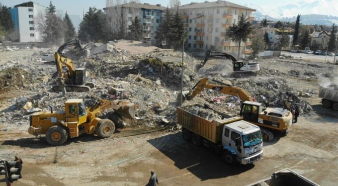 AFAD açıkladı... Deprem felaketinde can kaybı 44 bin 374'ye yükseldi