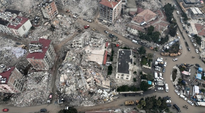 İnşaatta kalitesiz malzeme kullanan müteahhitler şimdi yandı! 'Bilinçli taksirle ölüm' suçundan yargılanacak
