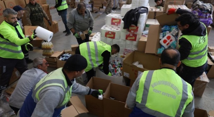 Bursa, depremzedelerin her an yanında