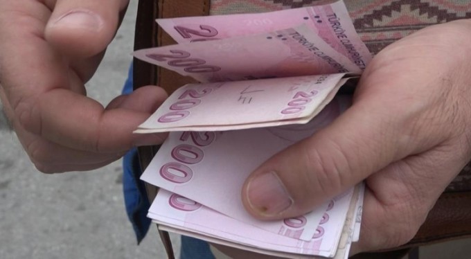 Siyasilerden EYT paylaşımları! 24 yıllık sorun çözüldü