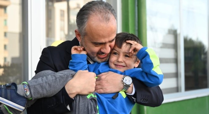 Başkan Alinur Aktaş deprem bölgesindeki çalışmaları anlattı "Biz hamiyetperver, yardımsever bir milletiz"