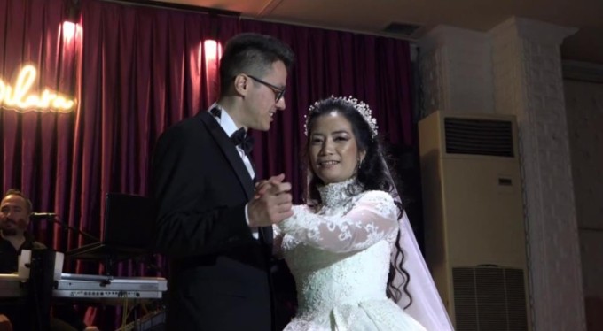 12 bin kilometreden Bursa'da gelin geldi