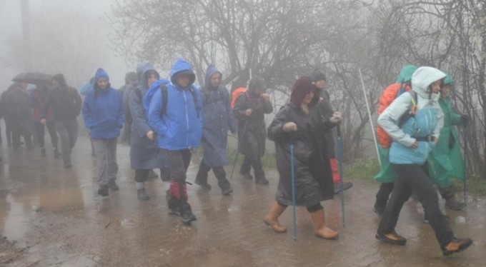 Bursa'da, Çanakkale Zaferi'ni yürüyüşle kutladılar