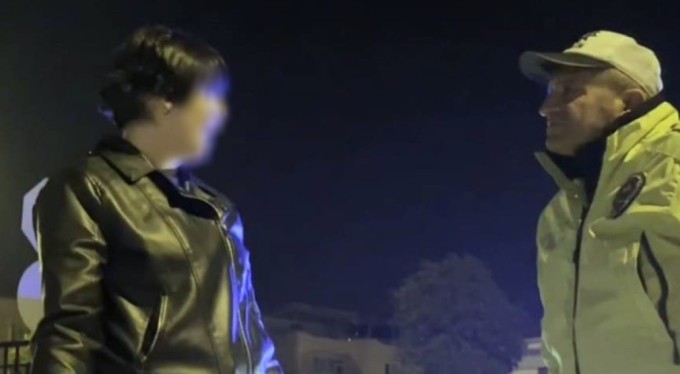 Bursa'da polisin alkollü sürücü ve arkadaşıyla imtihanı! Polis ekiplerini Arka Sokaklar dizisi oyuncularına benzetti