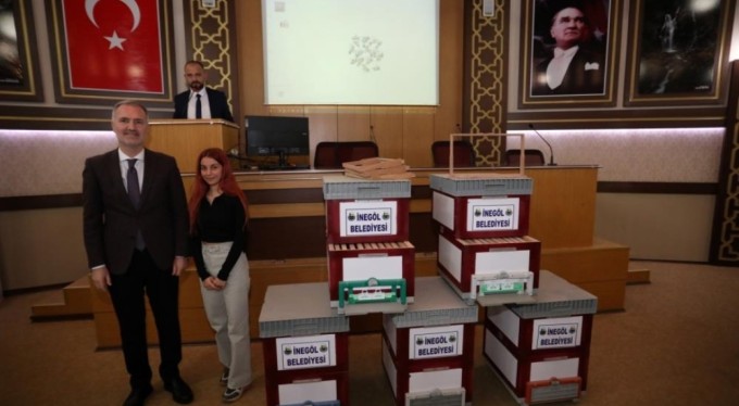 İnegöl Belediyesi'nde 50 üreticiye 250 arı kovanı