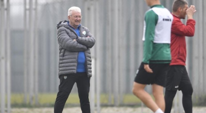 Bursaspor'da Teknik Direktör İsmail Ertekin'le yollar ayrıldı