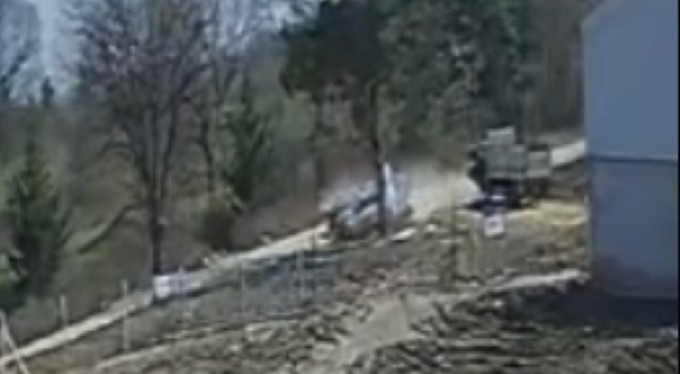 Bursa'da iki otomobil çarpışıp takla attı! O anlar kamerada...