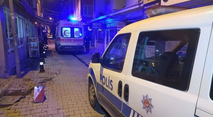 Sevgili çiftin kavgası kanlı bitti: Kadın, sevgilisini bıçaklayarak öldürdü