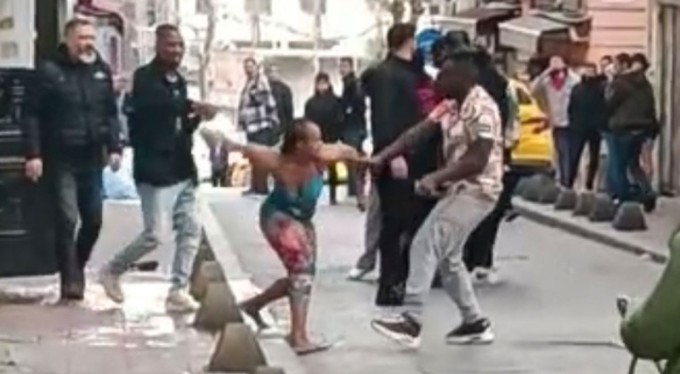 Dinlenip dinlenip tekrar tekrar kavga ettiler