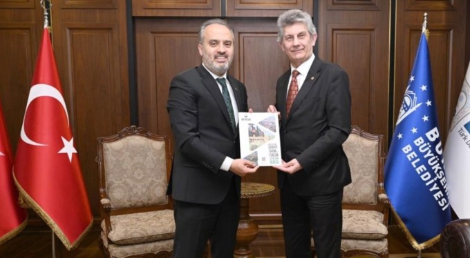 Bursa vizyonu çalışması Başkan Aktaş'a sunuldu