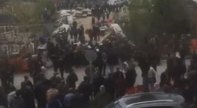 Kaçak bina yıkımında ortalık karıştı...