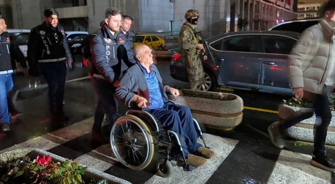 Kırmızı bültenle aranıyordu: Uyuşturucu baronu Urfi Çetinkaya İstanbul'da yakalandı