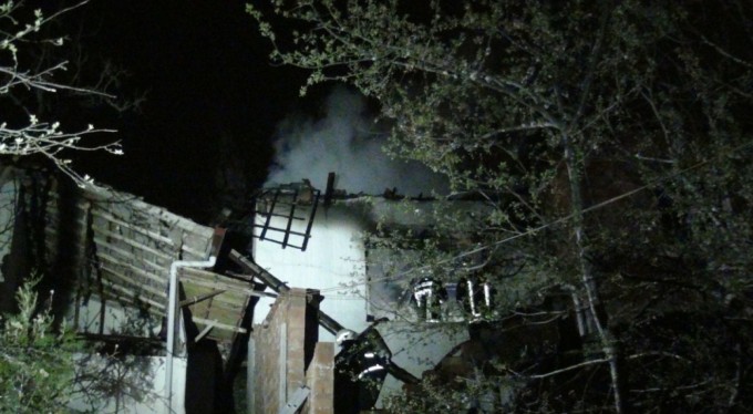 Yangında ev kullanılamaz hale geldi