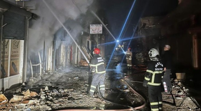 Bursa Büyükşehir İtfaiyesinden Hatay'daki yangına müdahale