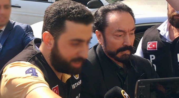 Adnan Oktar'a 8 bin 658 yıl hapis cezası kararı onandı