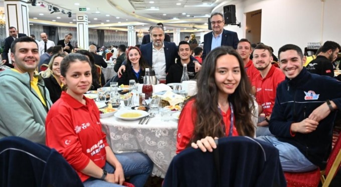 Teknoloji savaşçıları Bursa Büyükşehir'in iftarında buluştu