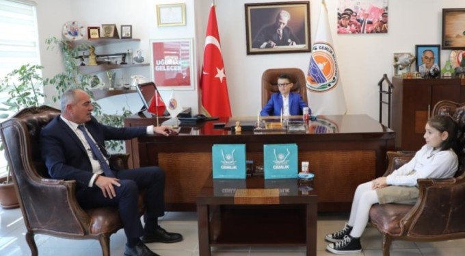 Gemlik'te Belediye Başkanlığı Pınar ve Eymen'e emanet